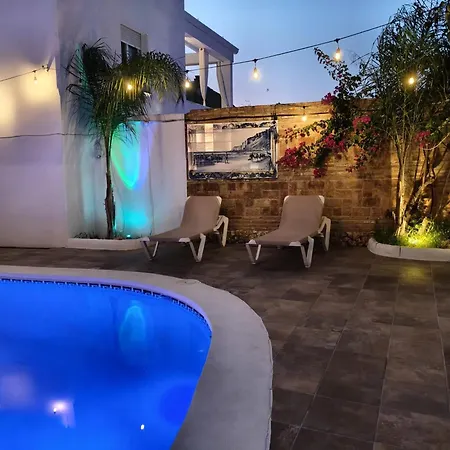 Charming In With Private Pool